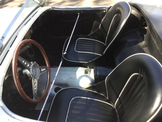 1956 Austin Healey 100 BN2 convertible - photo 10