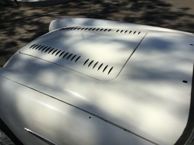 1956 Austin Healey 100 BN2 convertible - photo 11