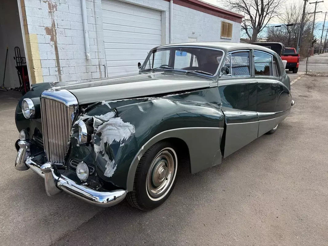 1956 Bentley Freestone & Webb Body by Freestone & Webb 61,060 Miles Gre 1956 Bentley Freestone & Webb Body by Freestone & Webb