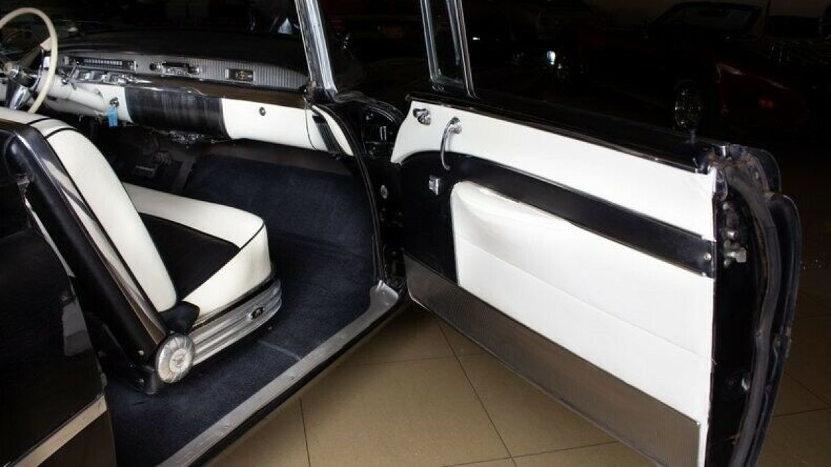 1956 Buick Roadmaster Convertible - photo 10