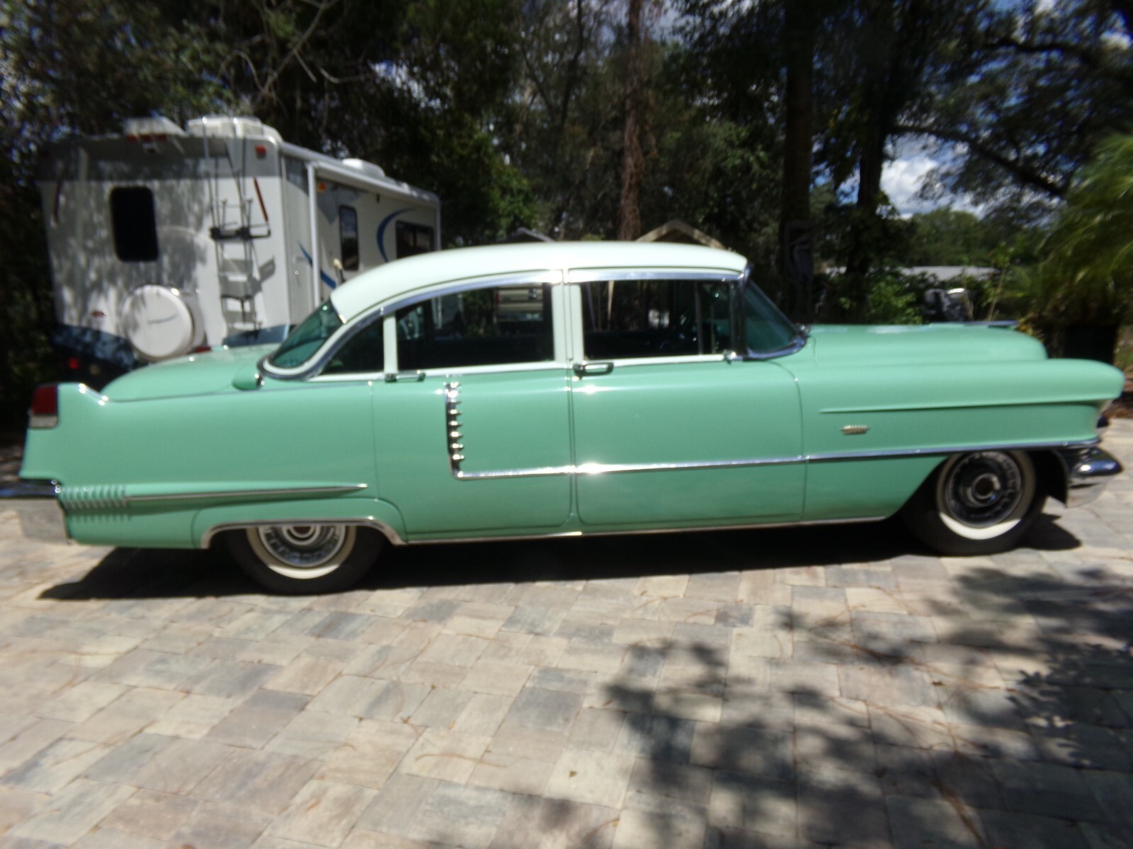 1956 Cadillac Brougham - photo 2