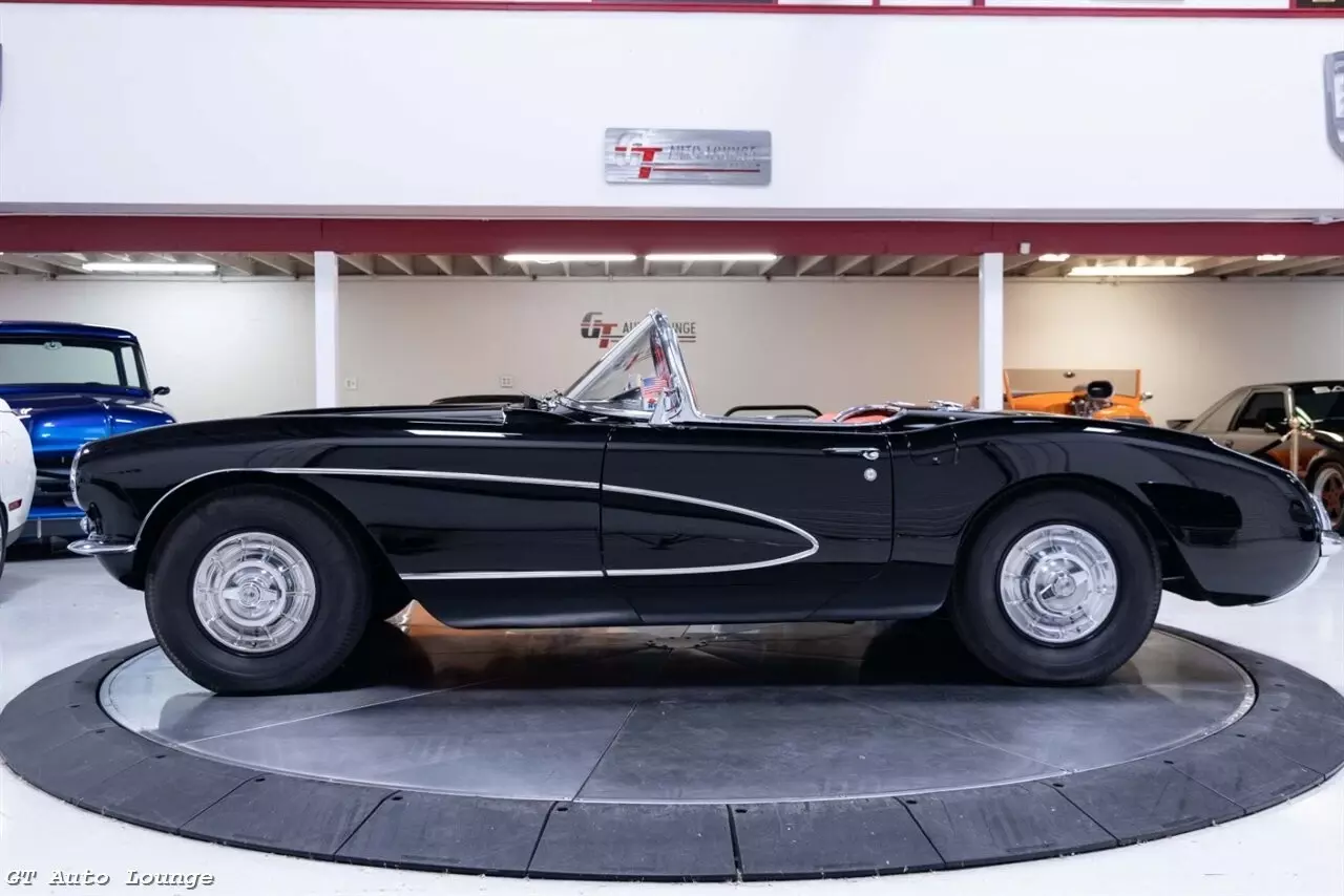 1956 Corvette Roadster - photo 2