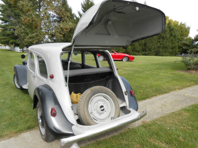 1956 Citroën Traction Avant 11B 4-Door Sedan - photo 10