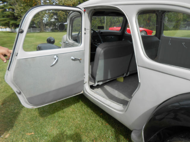 1956 Citroën Traction Avant 11B 4-Door Sedan - photo 13