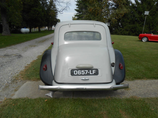 1956 Citroën Traction Avant 11B 4-Door Sedan - photo 3