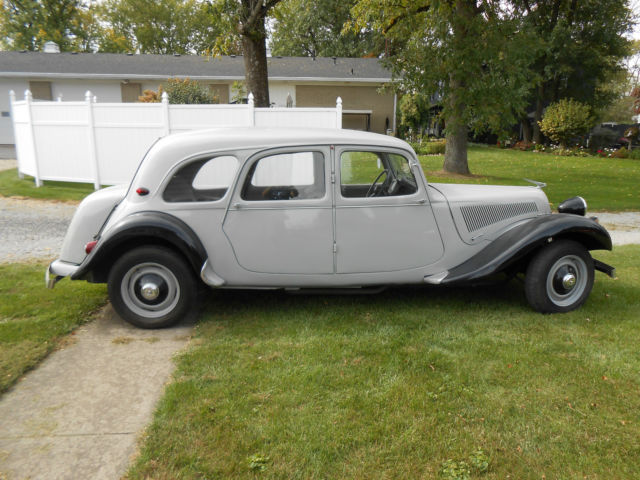 1956 Citroën Traction Avant 11B 4-Door Sedan - photo 4
