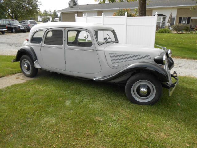 1956 Citroën Traction Avant 11B 4-Door Sedan - photo 5