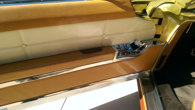 1956 Lincoln Continental all re-chromed and polished - photo 9