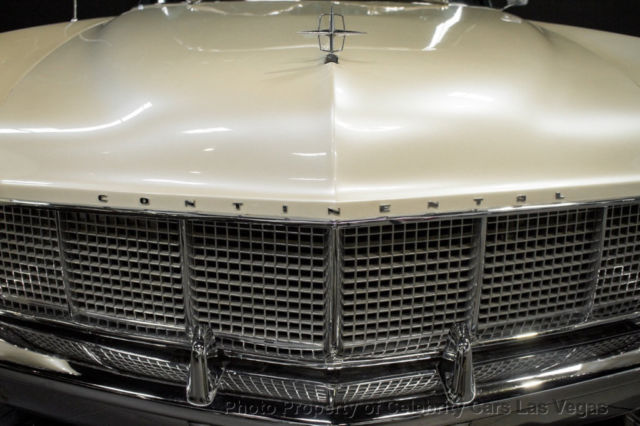 1956 Lincoln Continental - photo 12