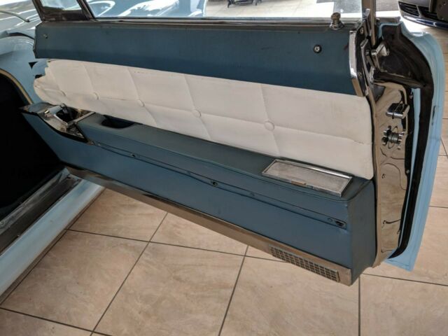 1956 Lincoln Continental - photo 3