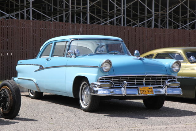 1956 Ford Fairlane CLUB SEDAN