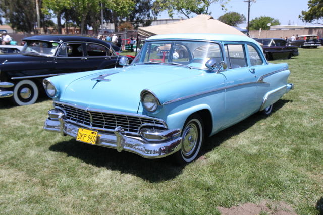 1956 Ford Fairlane CLUB SEDAN - photo 3