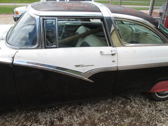1956 Ford Fairlane Crown Victoria - photo 3