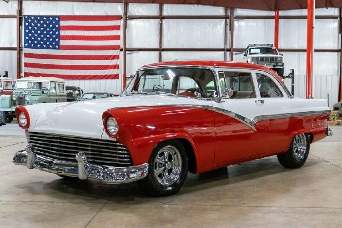 1956 Ford Fairlane 3814 Miles Red / White Coupe 302ci V8 Automatic 1956 Ford Fairlane