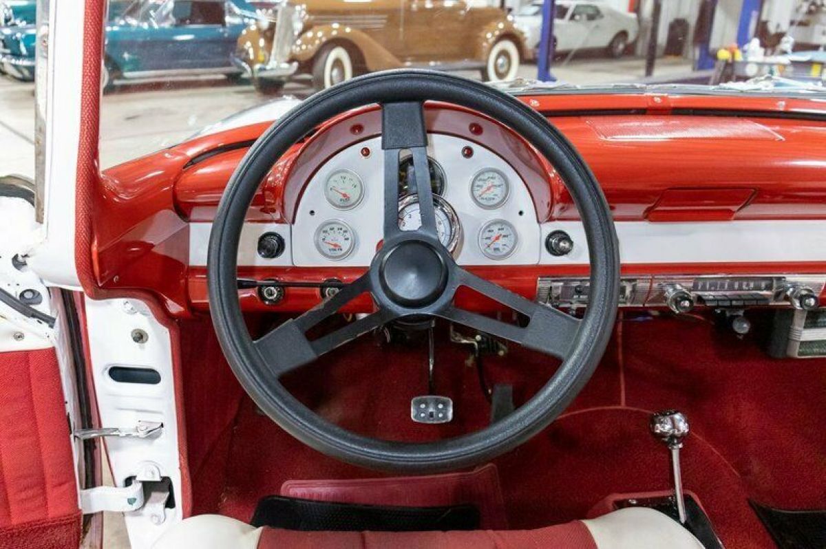 1956 Ford Fairlane - photo 12