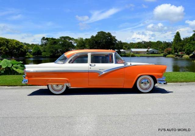 1956 Ford Fairlane Club Sedan - photo 4