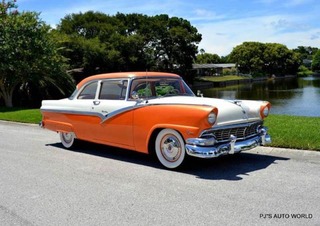 1956 Ford Fairlane Club Sedan - photo 5