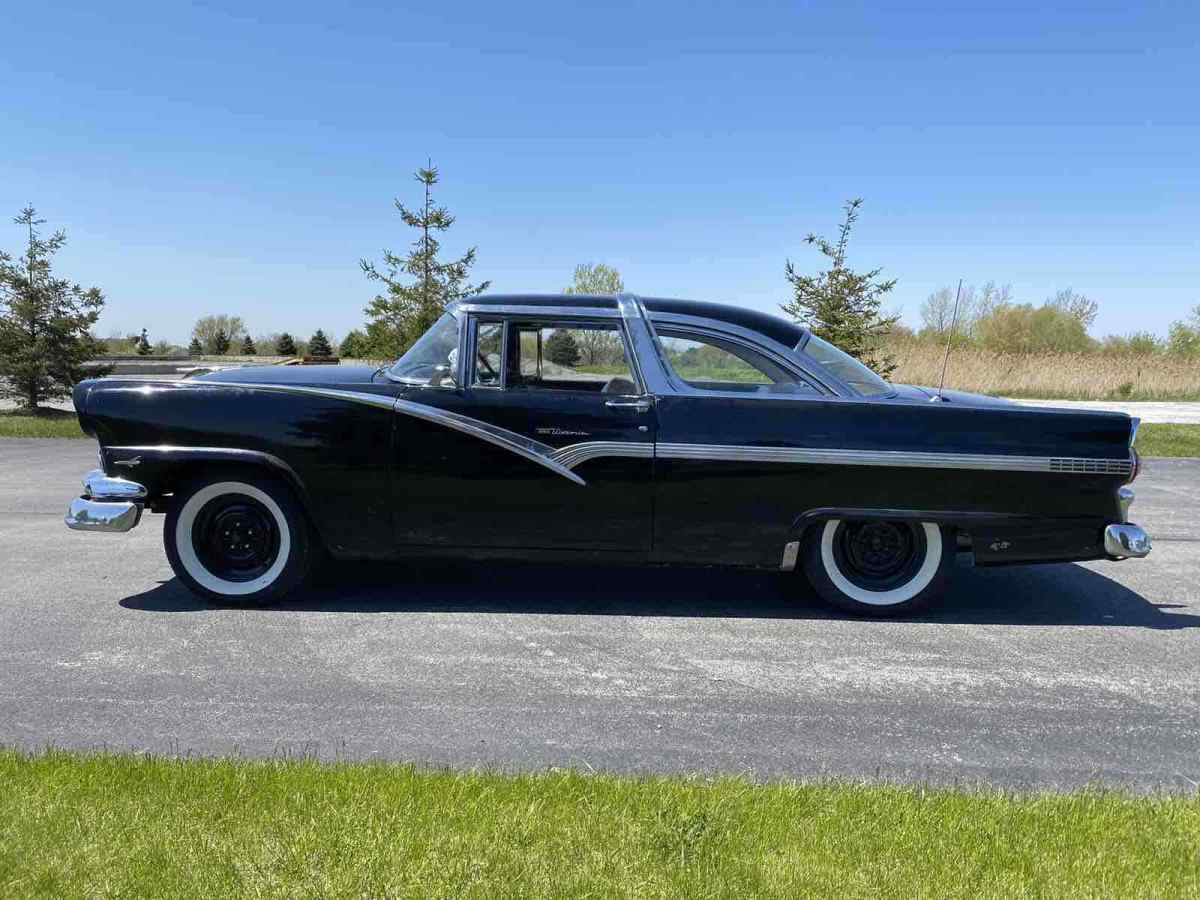 1956 Ford Fairlane Crown Victoria - photo 2