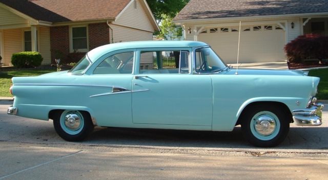 1956 Ford Fairlane Mainline - photo 2