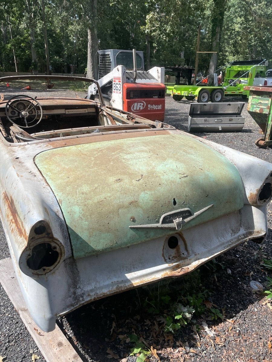1956 Ford Fairlane - photo 2