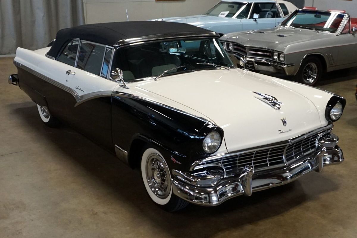 1956 Ford Fairlane Sunliner - photo 3