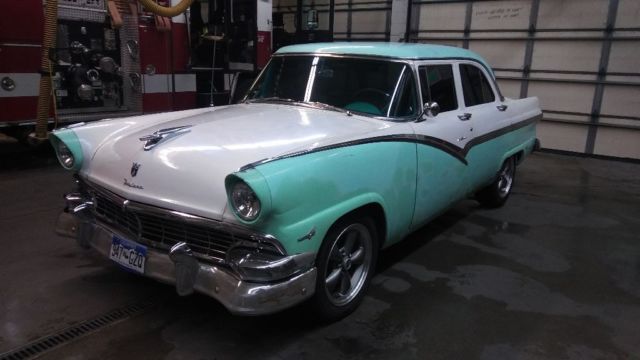 1956 Ford Fairlane Town Sedan classic 1956 Ford Fairlane Town Sedan