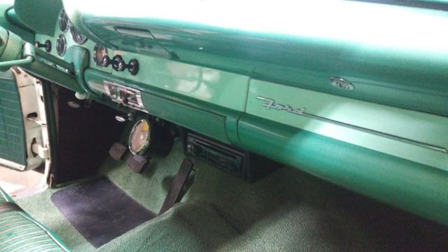 1956 Ford Fairlane Town Sedan - photo 13