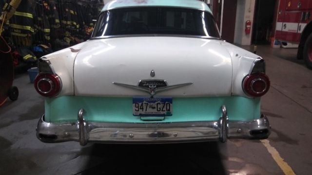 1956 Ford Fairlane Town Sedan - photo 3