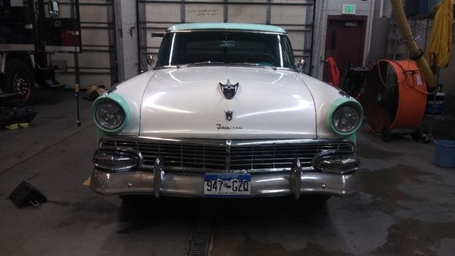 1956 Ford Fairlane Town Sedan - photo 4