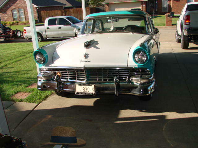 1956 Ford Fairlane - photo 2