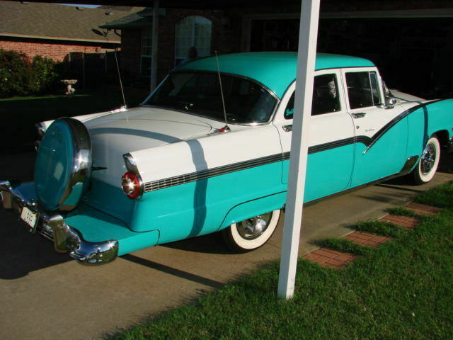 1956 Ford Fairlane - photo 3