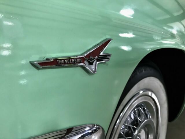 1956 Ford Fairlane Victoria - photo 12