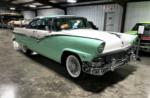 1956 Ford Fairlane Victoria - photo 13