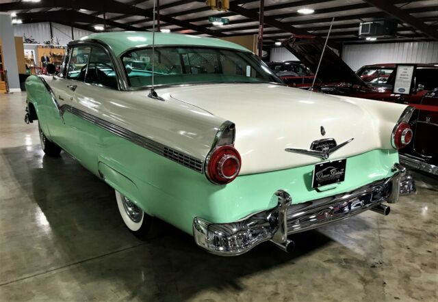 1956 Ford Fairlane Victoria - photo 4