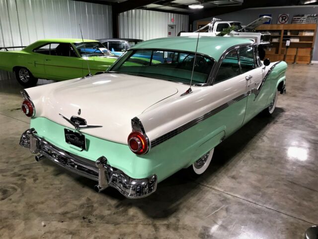 1956 Ford Fairlane Victoria - photo 6