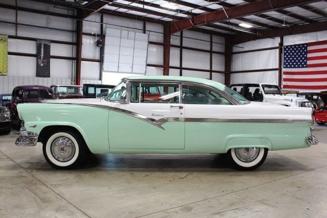 1956 Ford Fairlane Victoria - photo 2