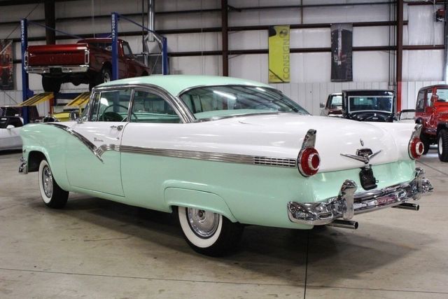 1956 Ford Fairlane Victoria - photo 3