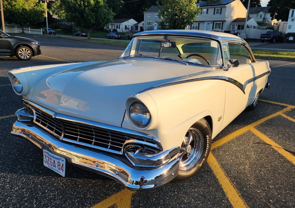 1956 Ford Fairlane - photo 3