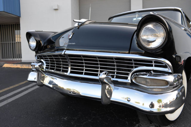 1956 Ford Fairlane Collector's SEE VIDEO!! - photo 4