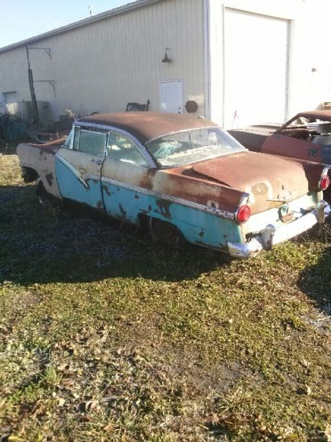 1956 Ford Fairlane - photo 2