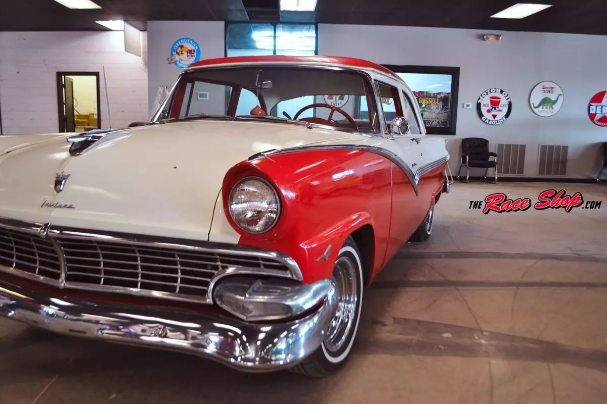 1956 Ford Fairlane - photo 4