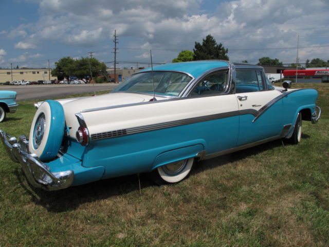 1956 Ford Crown Victoria - photo 2