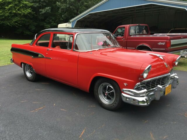1956 Ford Fairlane RED - photo 4