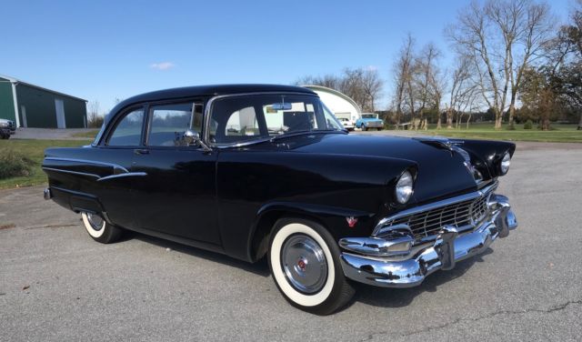1956 Ford Fairlane - photo 2