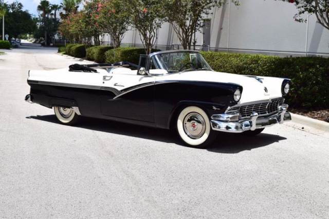 1956 Ford Sunliner Convertible - photo 2
