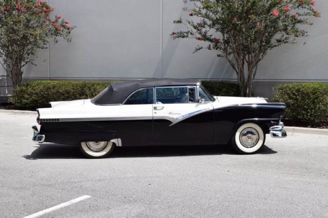 1956 Ford Sunliner Convertible - photo 6