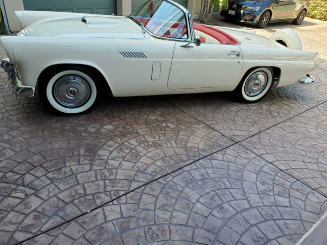 1956 FORD T BIRD FULLY RESTORED CLASSIC STUNNING INSIDE AND OUT BEST IN SHOW! 1956 Ford Thunderbird