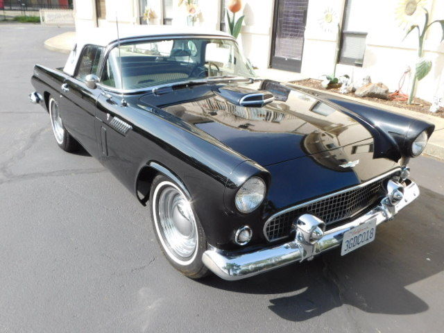 1956 Ford Thunderbird
