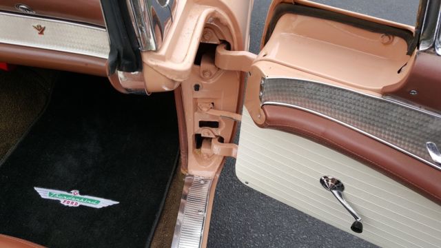 1956 Ford Thunderbird - photo 12