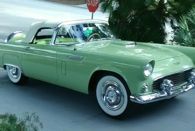 1956 Ford Thunderbird